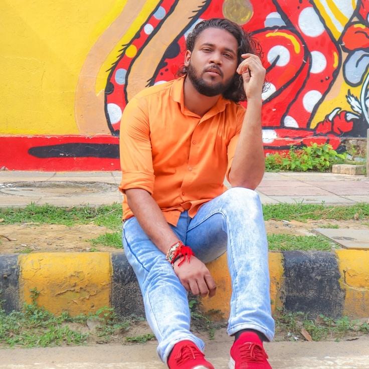 Arun Patel, Client Relations Director, discussing corporate gifting strategy with business clients